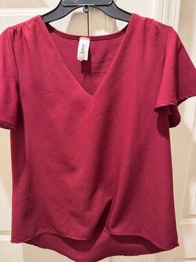 LuLaRoe V-Neck Flutter Sleeve Blouse - Wine